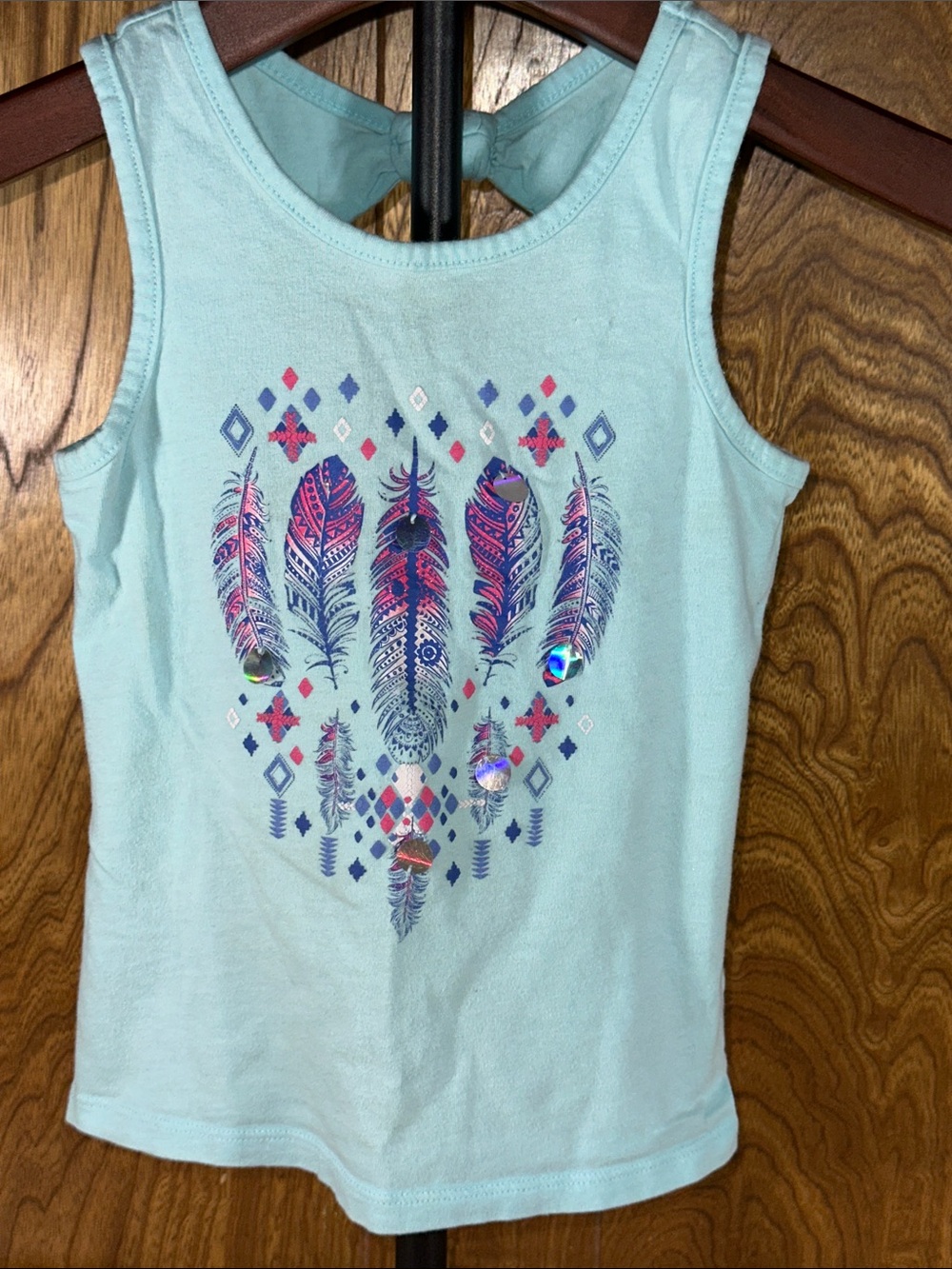 🎉Place Light Aqua Tank Top with Pink & Purple Feather Print. D328